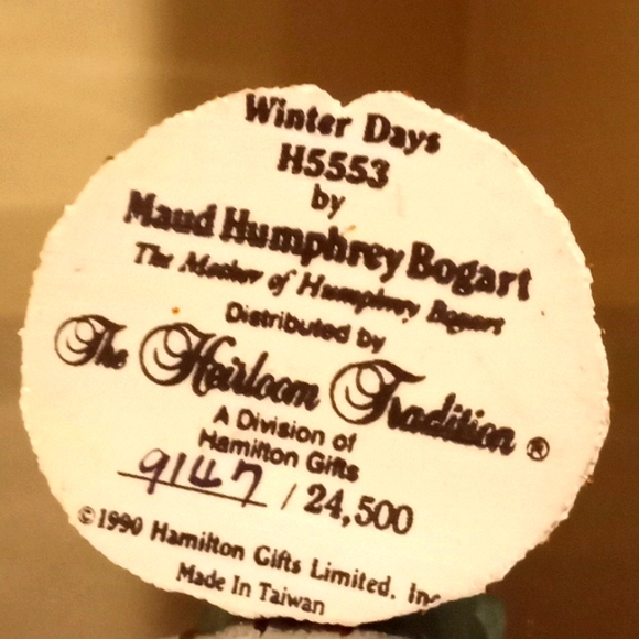 VTG- Winter Days  The Heirloom Tradition Figurine - Picture 10 of 11